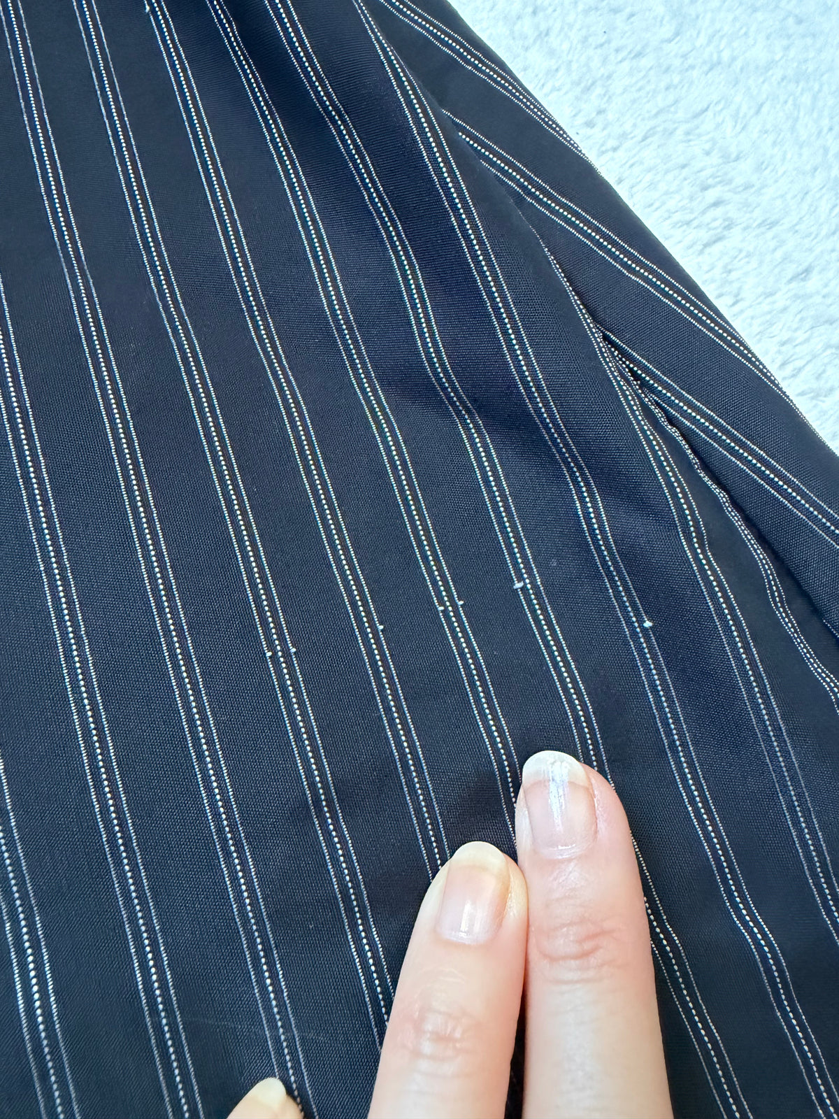 Jupe noire portefeuille rayée à anneaux métalliques style avant garde goth - taille M/L