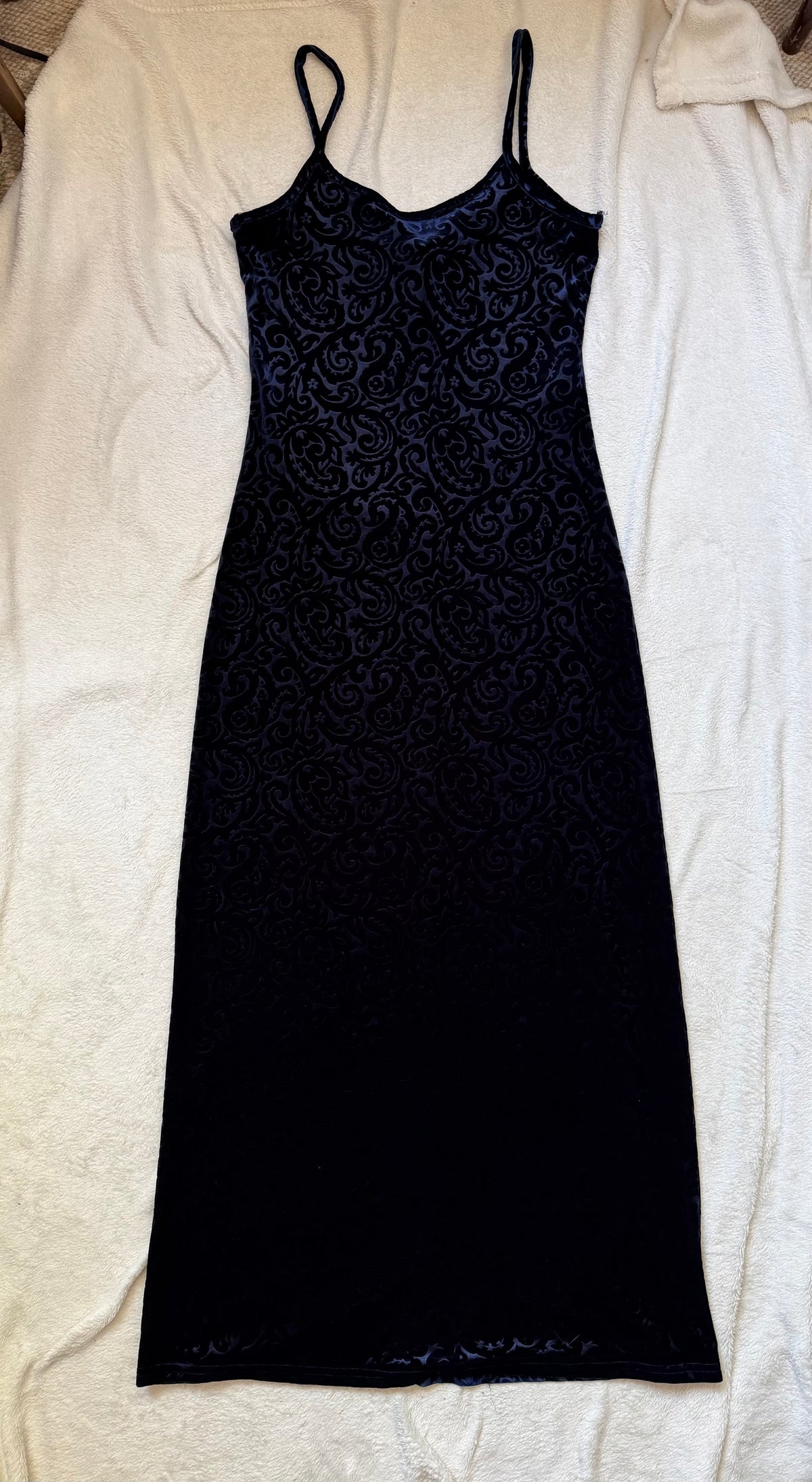 Midnight blue devoré velvet long dress with arabesque patterns – size M/L