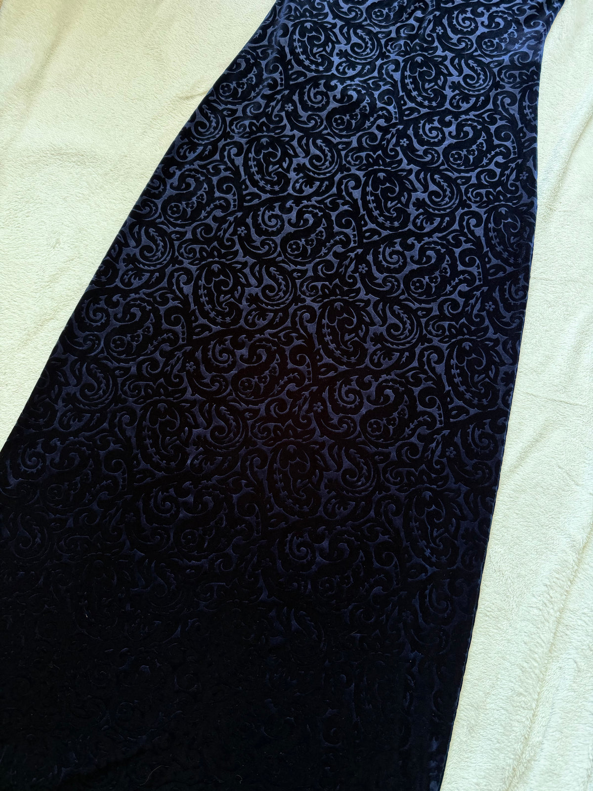 Midnight blue devoré velvet long dress with arabesque patterns – size M/L