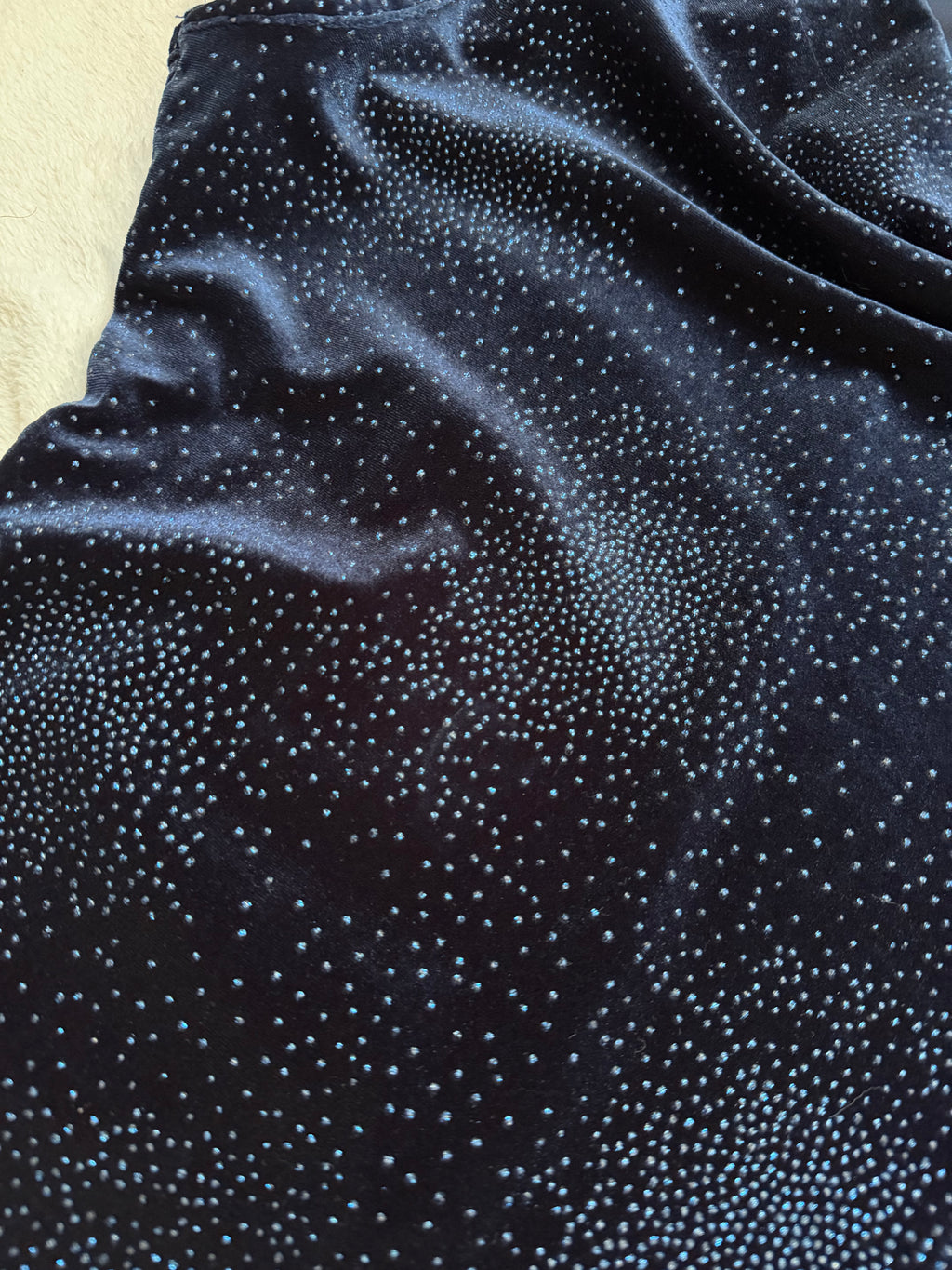 Robe longue bleu nuit velours pailleté avec col drapé – taille M/L