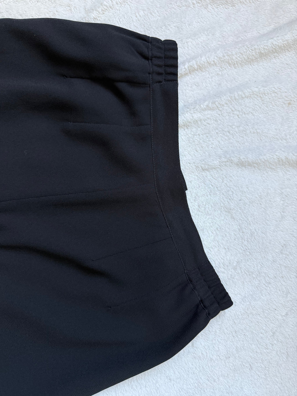 Pantalon noir jambes extra larges avec voile fluide style avant garde goth - taille S/M