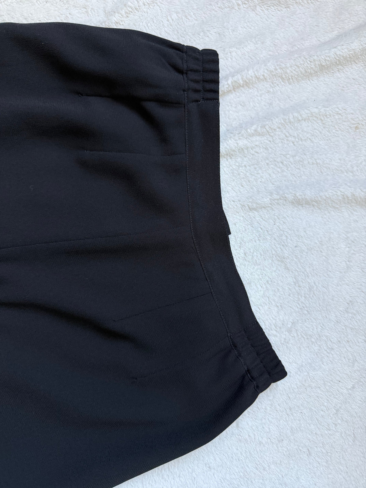 Pantalon noir jambes extra larges avec voile fluide style avant garde goth - taille S/M
