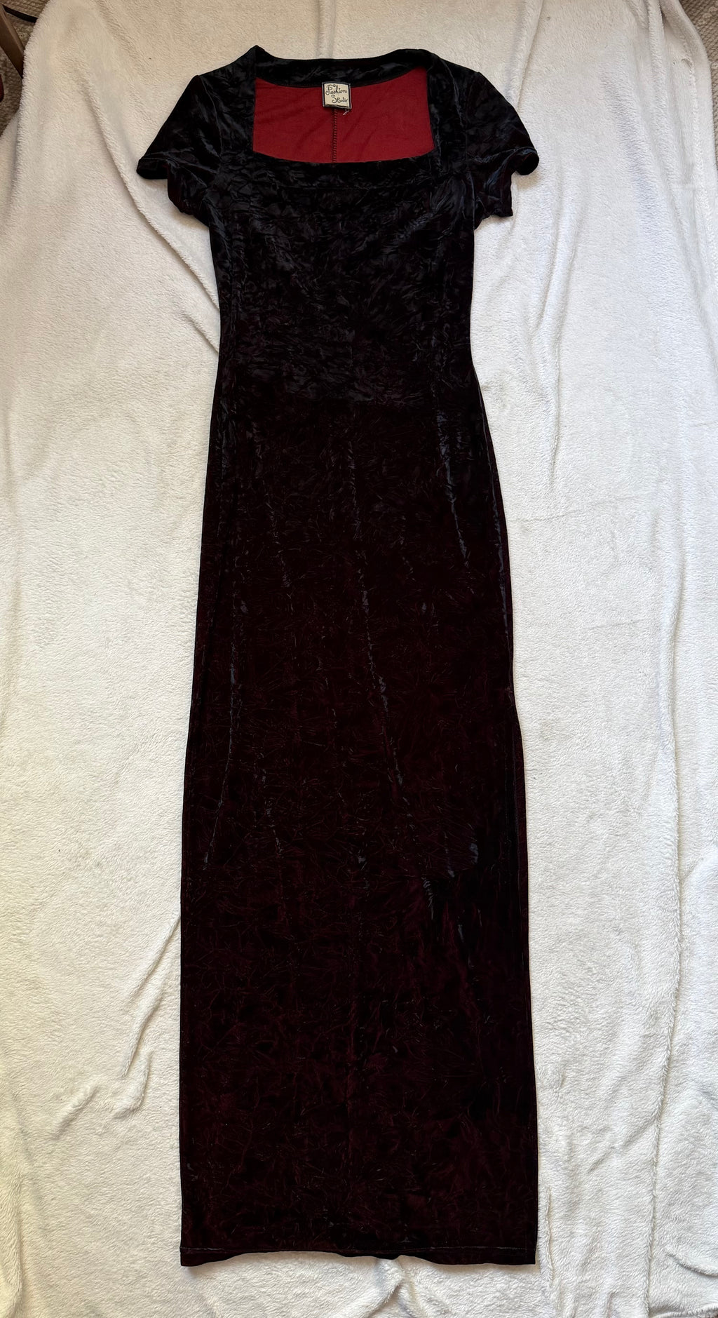 Long black velvet burgundy-tinged slit dress – 90s gothic vampire – size S