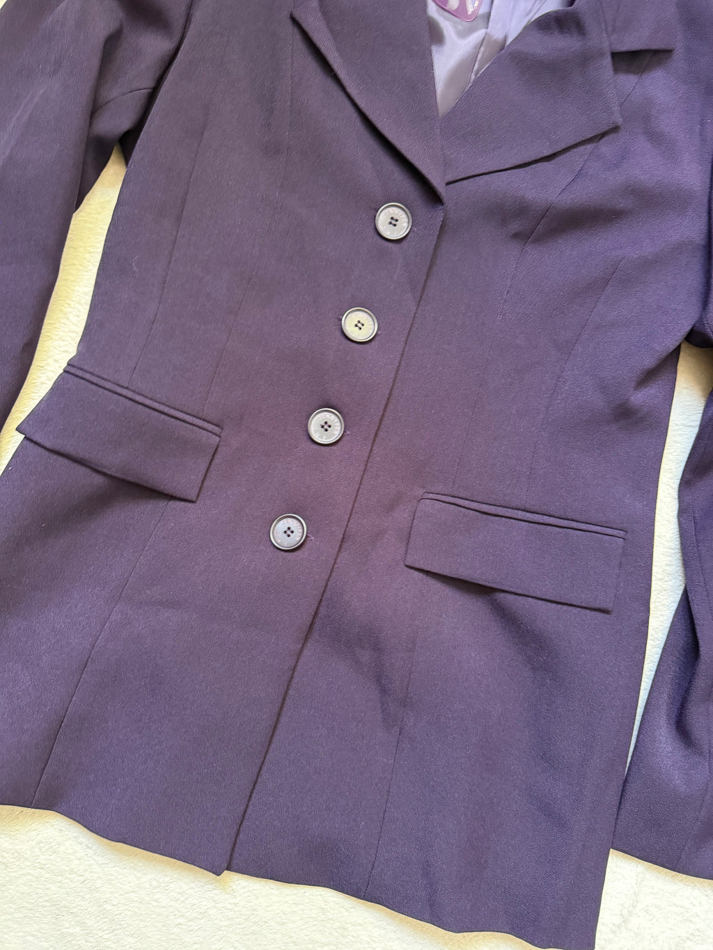 Ensemble blazer cintré et minijupe violet foncé - taille S/M