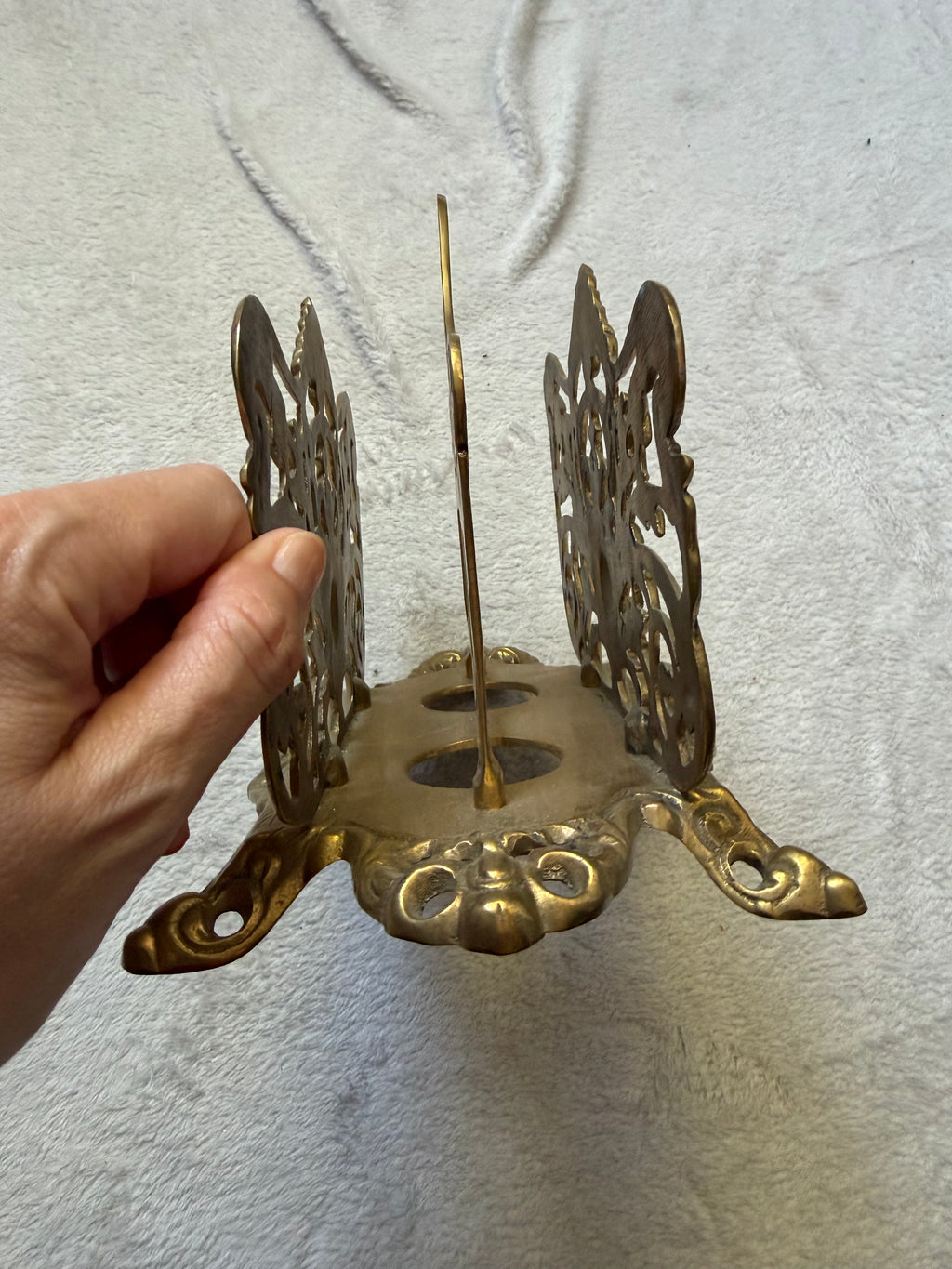 Porte-lettres vintage en métal doré ajouré style baroque rococo gothique