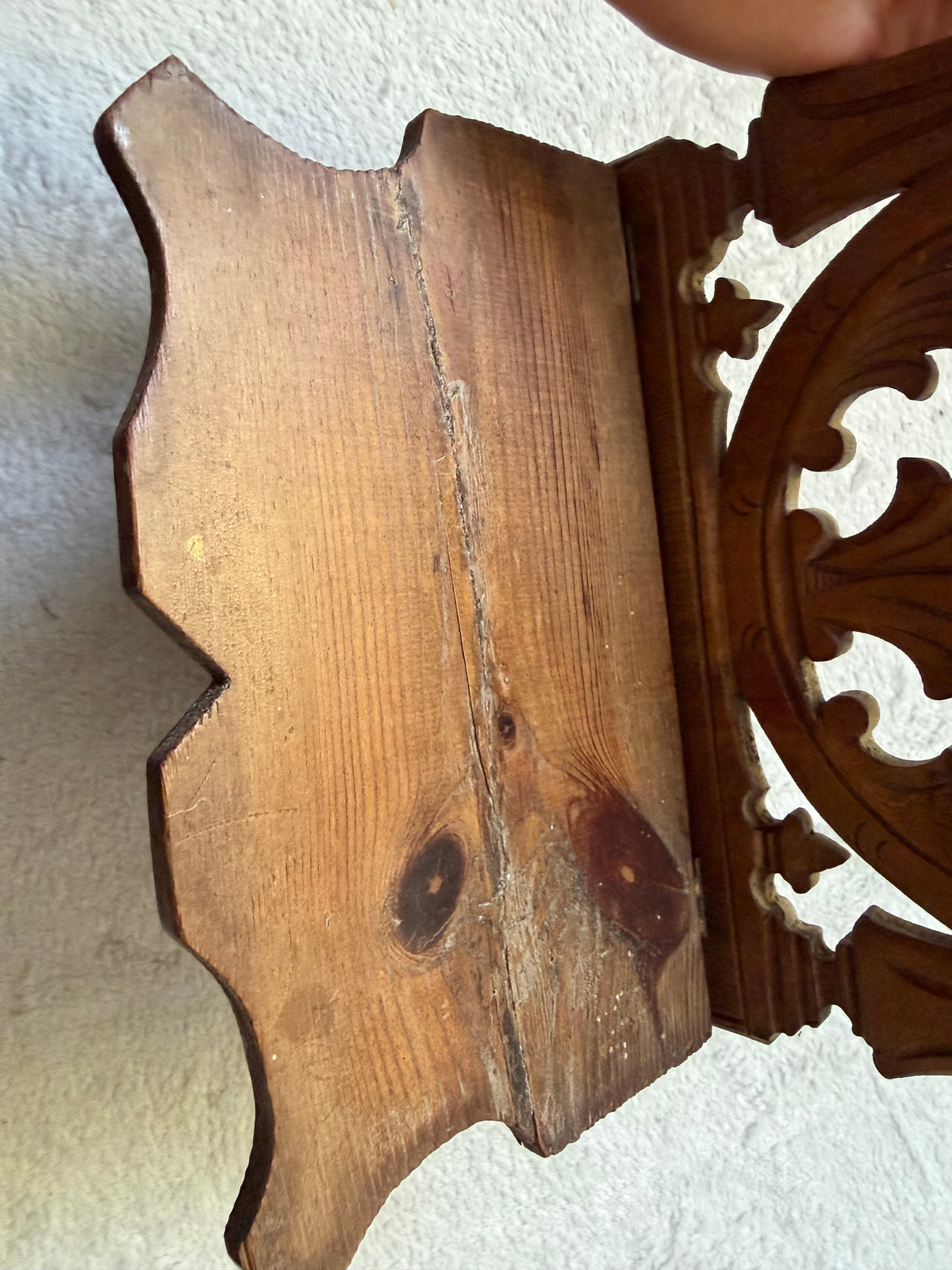 Étagère murale vintage en bois sculpté style gothique médiéval cabinet de curiosités