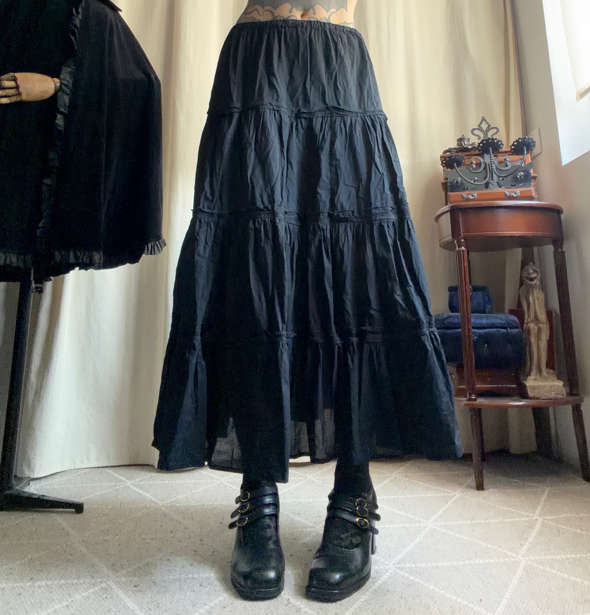 Jupe longue noire à étages fluide style whimsigoth witch 90s - Taille M/L