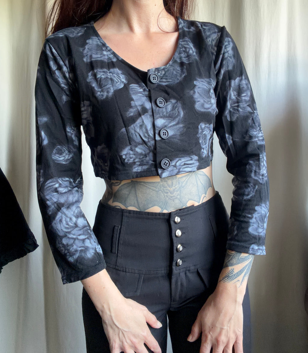 Top noir crop à imprimé grandes roses style vampire goth vampy - taille M