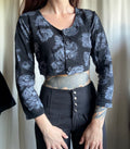 Top noir crop à imprimé grandes roses style vampire goth vampy - taille M