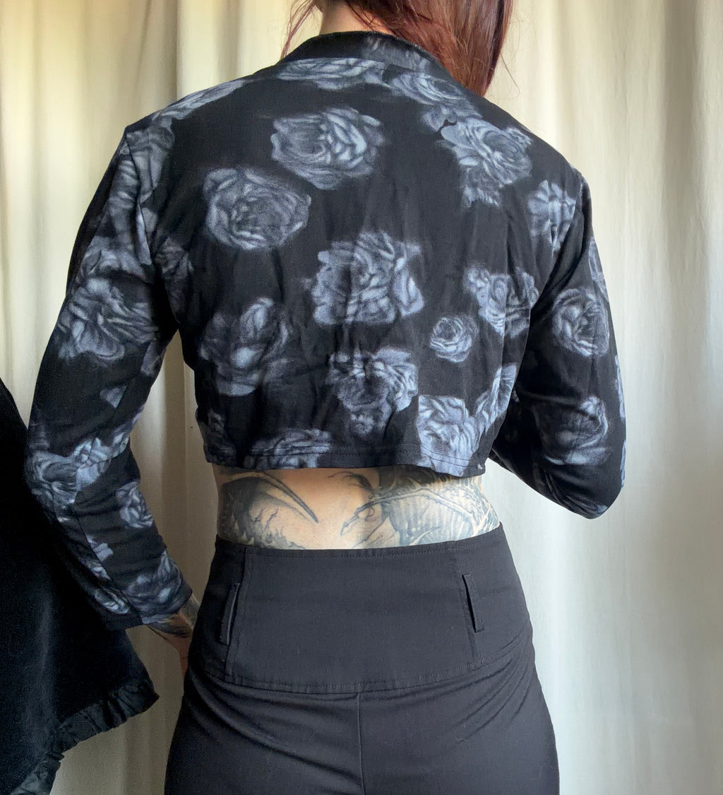 Top noir crop à imprimé grandes roses style vampire goth vampy - taille M