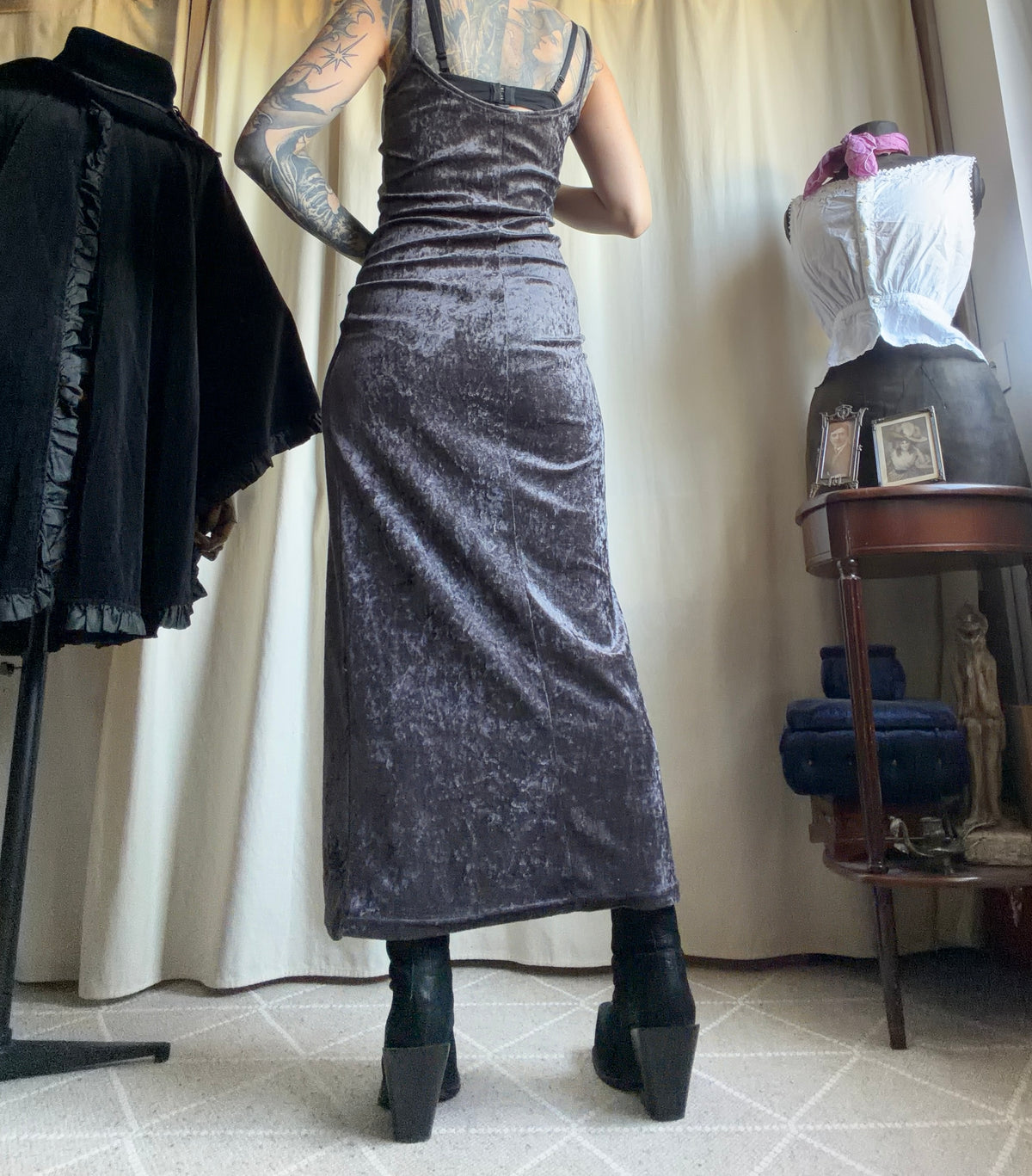 Robe maxi en velours frappé gris anthracite style whimsigoth vampire 90s - taille S/M