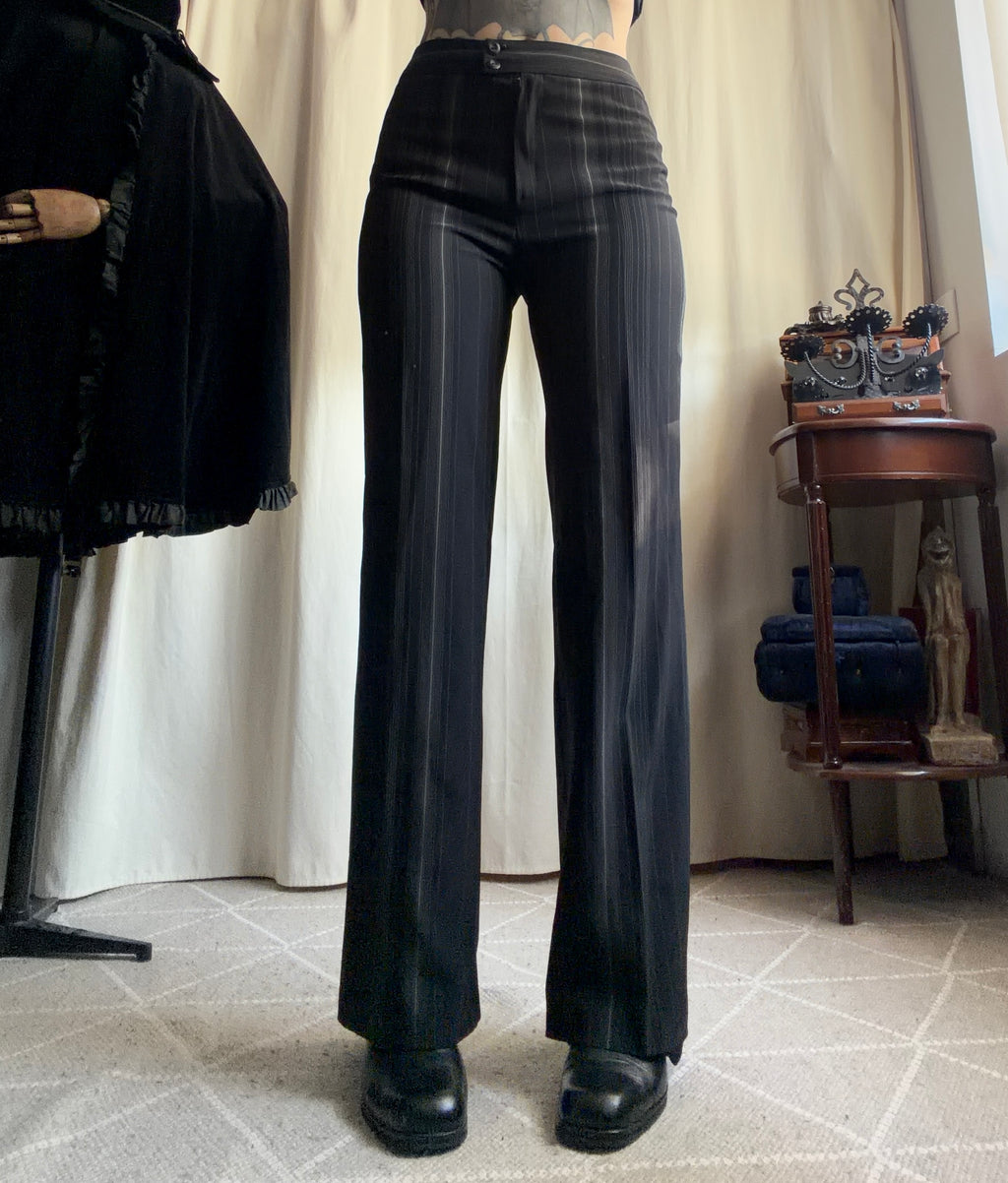 Pantalon noir taille haute à fines rayures jambes évasées - Taille M