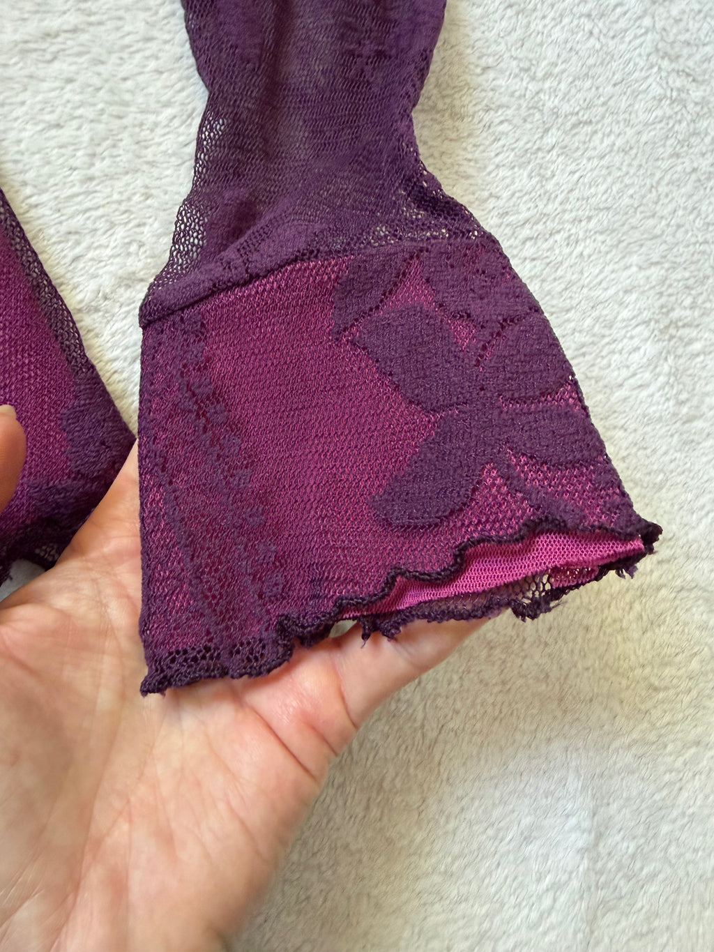 Top violet en résille et dentelle florale style whimsigoth romantic goth - taille S/M