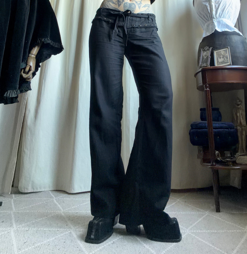 Pantalon noir jambes larges ceinture à œillets style Y2K goth - taille L