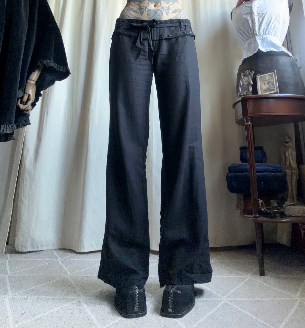 Pantalon noir jambes larges ceinture à œillets style Y2K goth - taille L