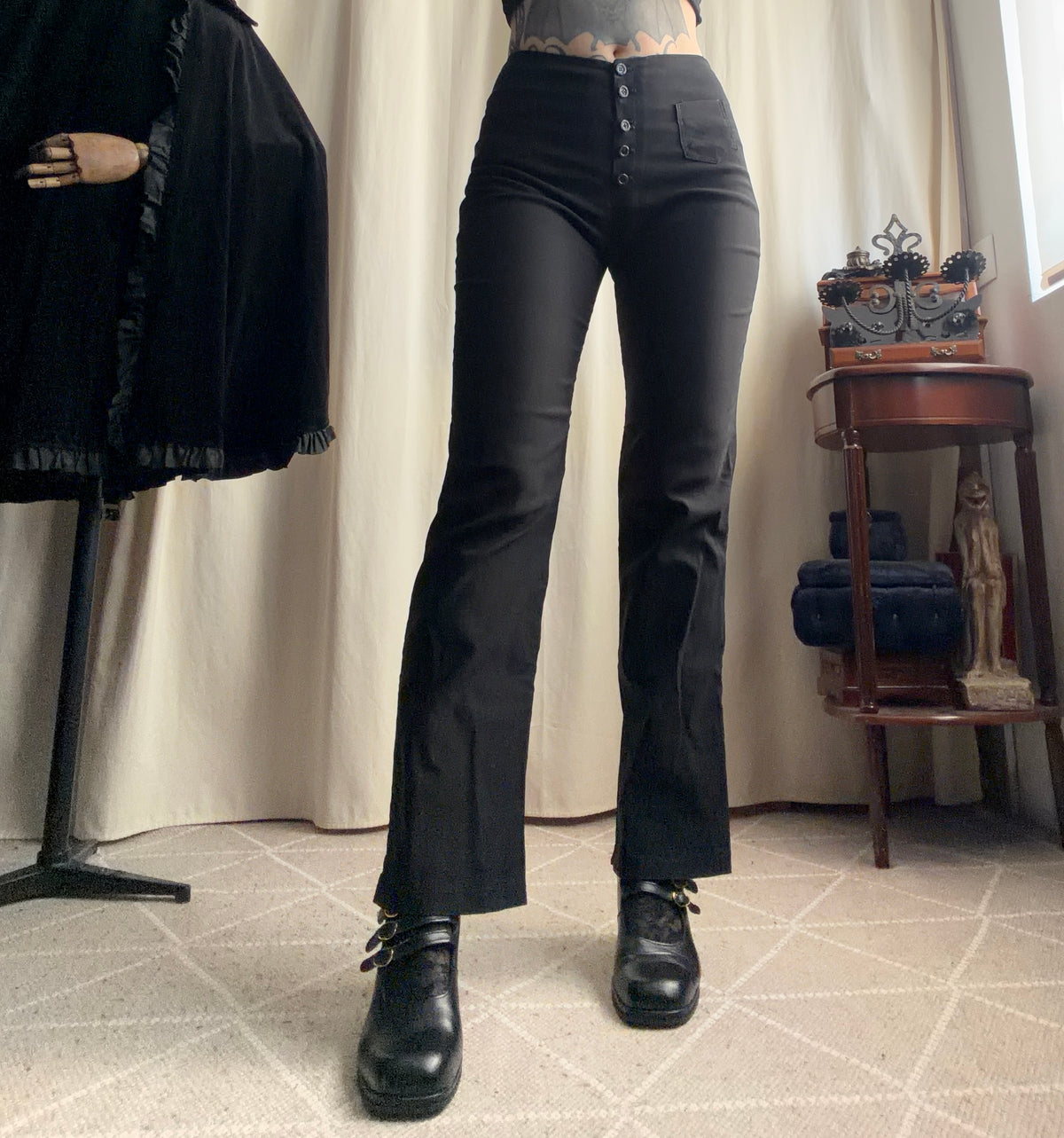 Pantalon noir taille haute boutons apparents style corporate goth - Taille M