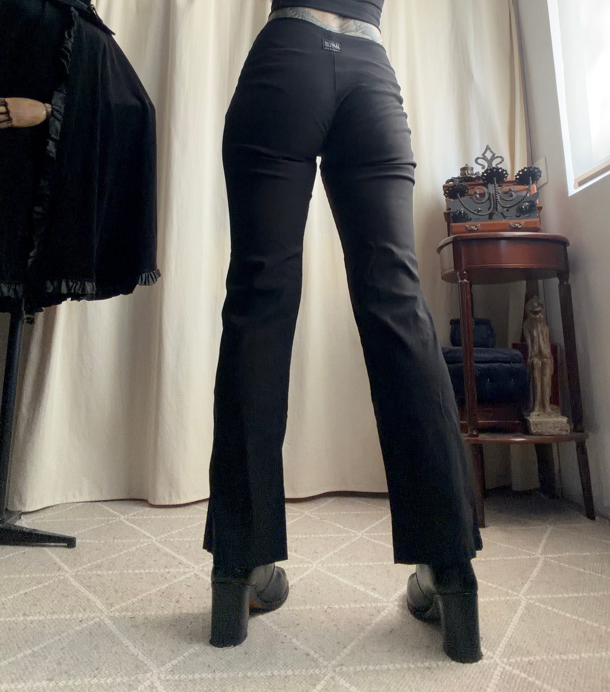 Pantalon noir taille haute boutons apparents style corporate goth - Taille M