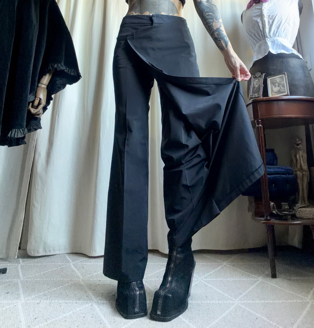 Pantalon noir wide leg avec pan asymétrique style avant garde goth - taille M