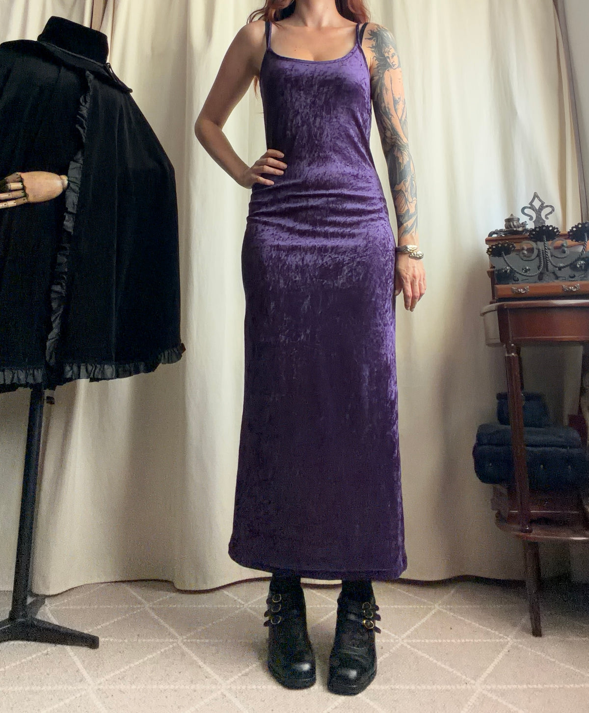 90s Vampy Whimsigoth Fitted Purple Velvet Maxi Dress - Size S/M