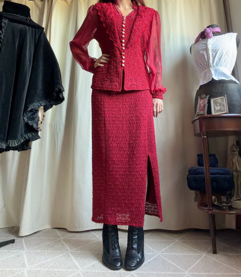 Ensemble rouge veste brodée et jupe longue style vampire goth Made in France - taille M